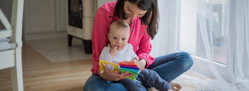 Výhody čítania s novorodencom